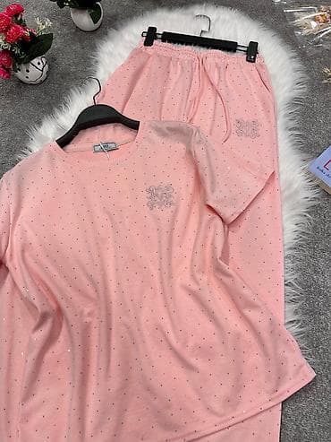 stringer alt geyimi: Zərif dizaynlı qadın pijama dəsti - Rəng: açıq çəhrayı - Komplekt — 1