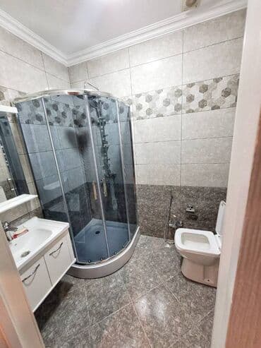 lökbatanda yeni tikilen binada satilan evler: 2 otaqlı, Yeni tikili, m. Neftçilər, 71 kv. m — 8