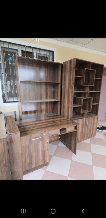 qoz sındıran: Ağac tş görünüşlü mebel komplekti.ş Tərkibi: - Geniş iş masası: üst — 3