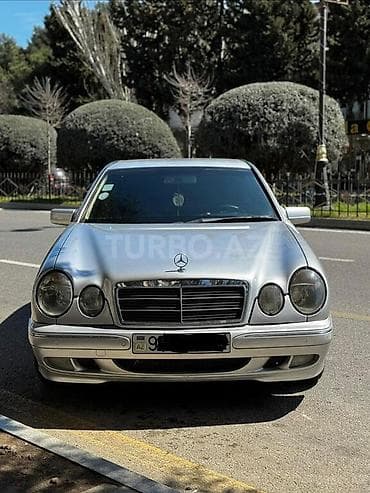 mercedes 208 d: Mercedes-Benz 300: 3 l | 1998 il — 10