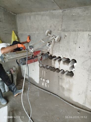 3 eded xoncali taxda qapi lazimdir: #Betonkesme #betondeşmə Beton kubik kərpic - dən kəsim deşim — 16