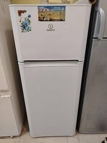 Indesit iki qapılı soyuducu - Üst kamera: dondurucu bölmə
