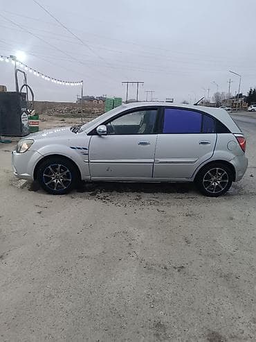 kia rio stopu: Kia Pride: 1.5 l | 2010 il Hetçbek — 8