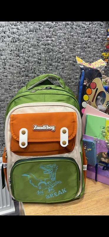 uşax: Zundibag uşaq məktəb çantası yenidir içinin doldurma kağızınacan qalıb — 1