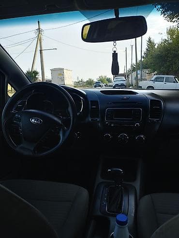 mini maşınlar qiyməti: Kia Forte: 1.8 l | 2013 il Sedan — 4
