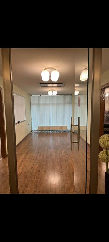 Qarajlar: Ofis sahəsi – şüşə arakəsməli, geniş vestibül və iş otaqları - İşə — 2