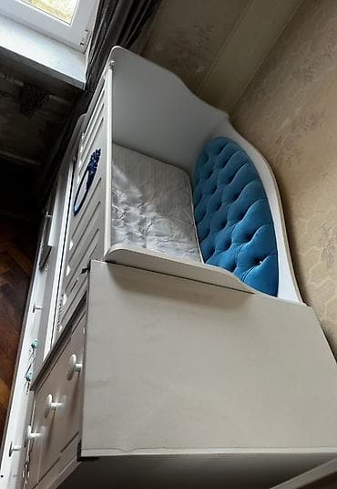 Beşiklər: Oğlan və qız üçün, Dördbucaq, Beşik, Dəstsiz, Matras ilə, Yellənmə mexanizmsiz — 1