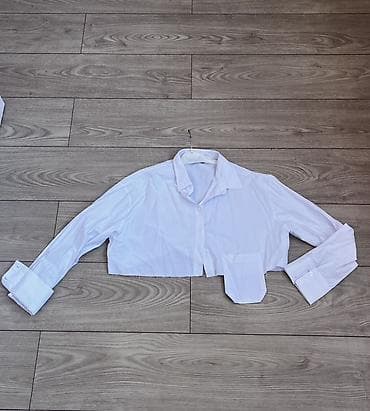 Ağ oversize crop saroçka. S olcu 1-2 defe geyinilib