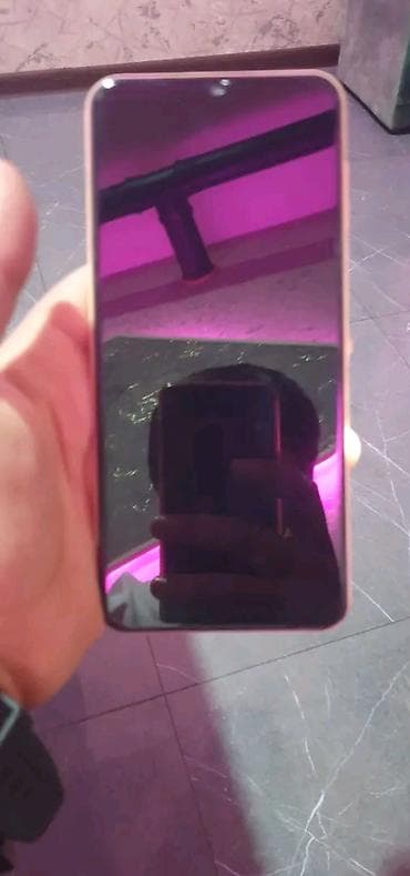 iphone 7 plus ekran: Telefon əla vəziyyətdədi ciziq qiriq yoxdu teze alinib 64 yaddas — 1