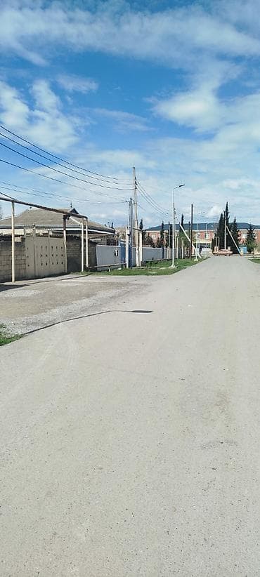 Satılır: fərdi yaşayış evi və həyətyanı sahə - Ünvan: asfaltlı, sakit
