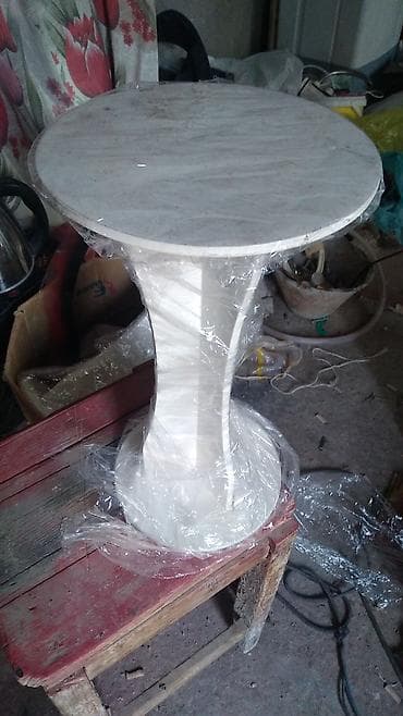 ağ sekil: Masaüstü dekorativ stendlər. gyl. ciceklercyn.razmer 40sant - — 1