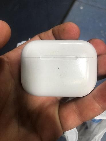 apple macbook: 🍎 Apple AirPods Pro 2 (USB-C) Original Satılır. Qulaqlıq tam işlək — 2