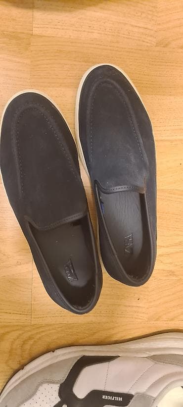 Ayaqqabılar: Zara Loafers
Tezedi
41 olchu — 2