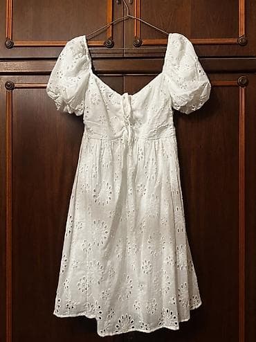 ic geyim: Ağ rəngli broderiya (ağ üzərində oyma naxışlı) yay paltarı. - Model — 1