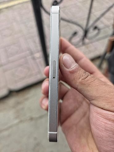 komputer ucun oyun diskleri: IPhone SE, Ağ, Barmaq izi — 6