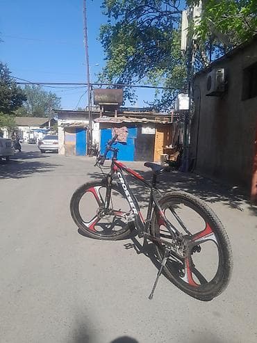 velasibet: Crosser dağ/şosse hibrid velosipedi - Gözoxşayan qara-qırmızı dizayn — 3