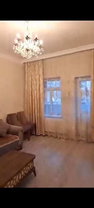 enzesde satilan evler: 28 May metrosun çıxışına yaxsin 3/2 mertebesi 2 otaqlı mənzil – tam — 10