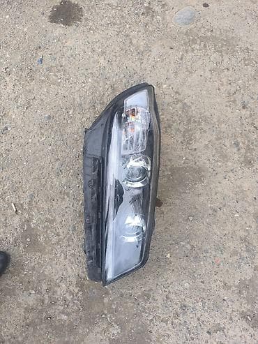 124 fara: Sağ, Yaxın və uzaq vuran işıqlar Kia, 2018 il, Orijinal, İşlənmiş — 2