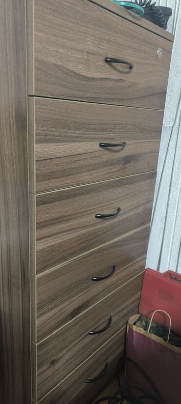 işlənmiş şkaf: İşlənmiş, Açılan, Düz dolab, Şifonyer — 1