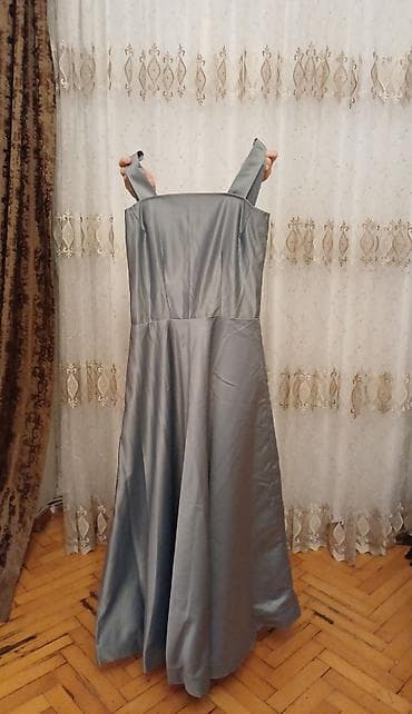Gümüşü-boz rəngdə uzun ziyafət donu. - Model: geniş ətəkli, A-kəsim