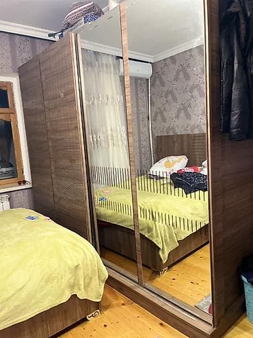 paltar aslqani: İşlənmiş, 2 qapılı, Güzgülü, Qəhvəyi, Taxta, Kupe, Düz dolab — 1
