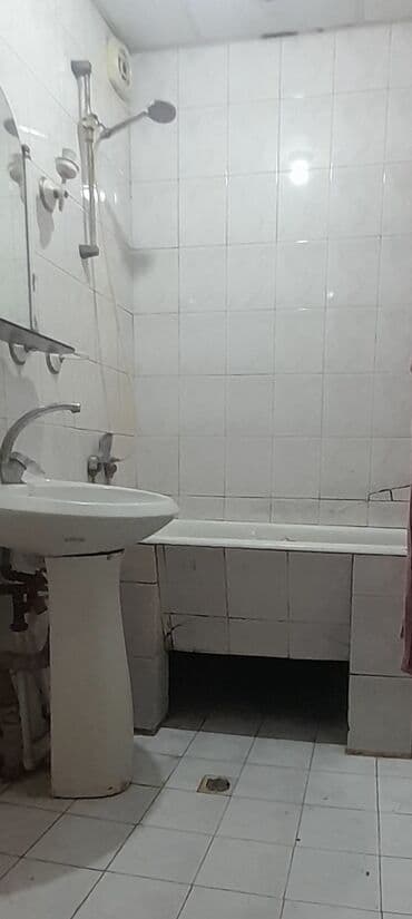 hezi aslanov 1 otaqli kiraye evler: Köhnə günəşli Araz marketin yanı 9zun 1ri evdə hər bir şey var — 6