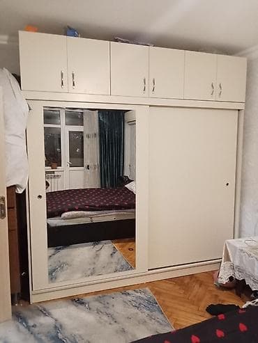 Yataq otağı dəsti - Şkaf: İki sürgülü qapı, bir qapıda tam ölçülü
