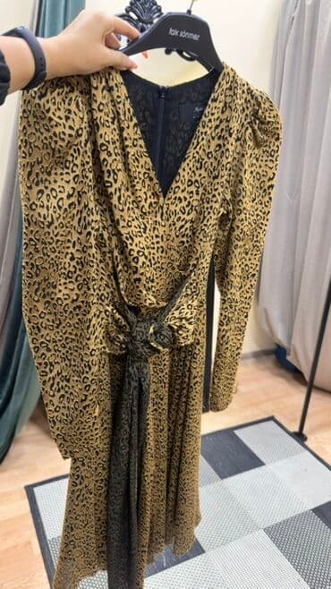 atlas donlar: Qadın geyimləri – şık donlar kolleksiyası - Yaşıl atlas effektli maxi — 7