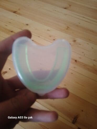 cib vayfayı: Şəffaf plastik diş qapağı/kapalıq (mouthguard) üçün qab. - Material — 1