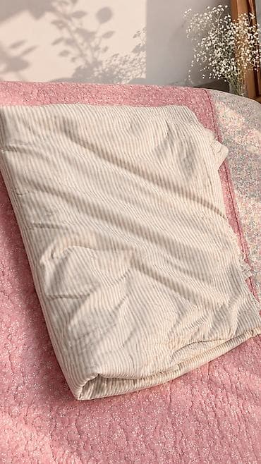 Bej-ağ zolaqlı yorğan/pled - Material: yumşaq, nəfəsalan parça