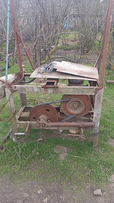 maşın şəkilləri: Kənd təsərrüfatı üçün sovet istehsalı təkərli traktor. Xüsusiyyətlər — 2