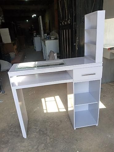 геймерский стол: Прямой стол, С выдвижными ящиками, С полками, Стекло, Нет кредита — 1