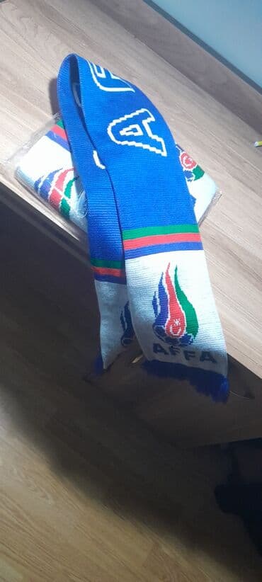 AFFA azarkeş şərfi - Rənglər: mavi əsas fon, Azərbaycan bayrağının