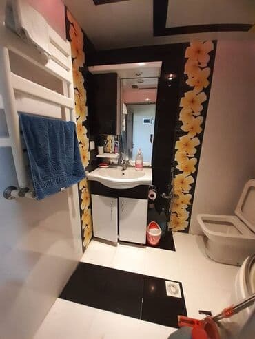 bakida tecili satilan 1 otaqli menziller: Bakı, 2 otaqlı, Köhnə tikili, m. Qara Qarayev, 70 kv. m — 8