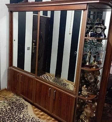 kohnə əşya: Dehliz dolabı satılır. 100₼ Dehliz dolabi satilir olcu Olcu hun 2.16 — 1