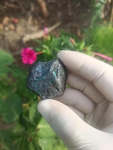 qara nagara: Rəngli Metallik Təbii Daşların Satışı 💎 Məhsul: İridescent — 5