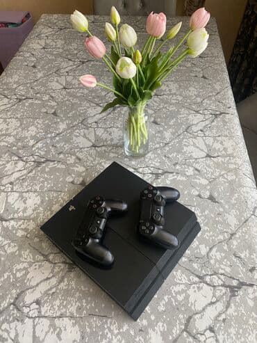 playstation 4 kabel: Playstation 4 500gb yaddash,iki pult(orginal) pultun biri şunurla — 1