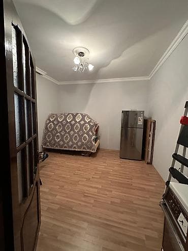 bankda olan evler: Bakıxanov qəs. 8 otaq, 200 kv. m, Yeni təmirli — 4