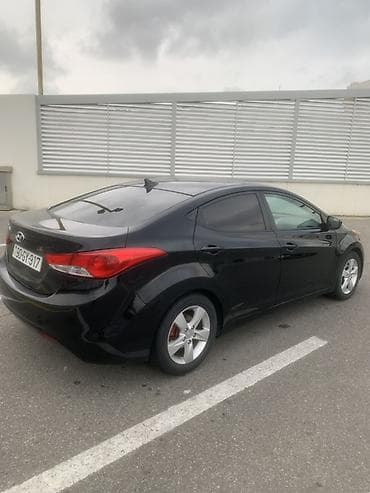 vito disk: Hyundai Elantra sedan – qara rəng, 4 qapı, AZ dövlət nömrə nişanı — 5