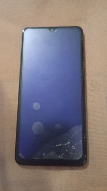 телефон fly e151 wifi: Salam. Bu gördüyünüz Telefon satılır işləmir 15azn Xüsusiyyətlər: - — 2