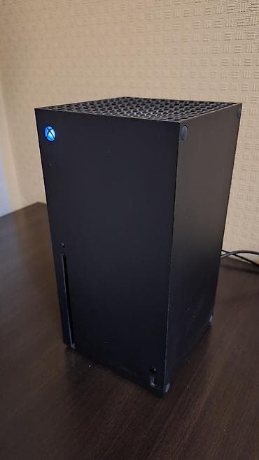 Xbox Series X satılır. Konsol tam işlək vəziyyətdədir, heç bir