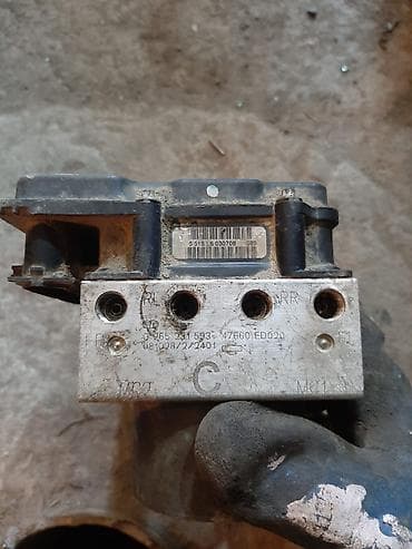 Nissan Tida üçün orjinal üstdən çıxma abs var başqa ehtiyat hissələri