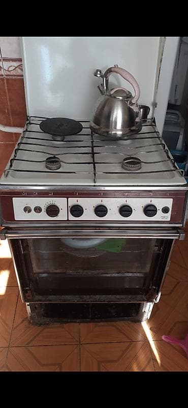 soba şuşəsi: Qaz sobası və plitə - 4 gözlü qaz plitəsi: üçü standart alovlu, biri — 2