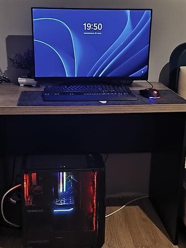 Kompüter və monitor birlikdə satılır. Sistem tam işlək vəziyyətdədir