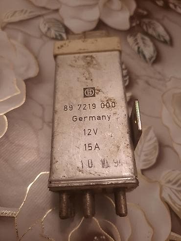 masın: 1) Elektron rele/vaxt rele-si 30 manat 2) Arxa amortizator cütü - — 1