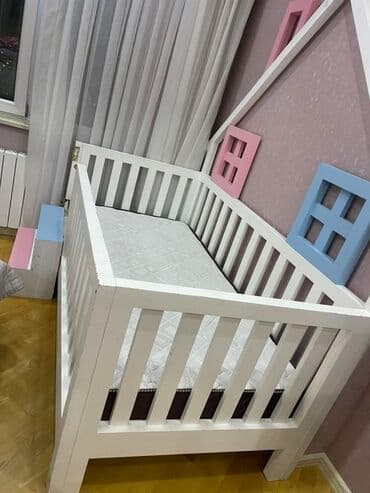 ortopedik yastiq usaq ucun: Oğlan və qız üçün, Dördbucaq, Beşik, Dəst ilə, Matras ilə, Yellənmə mexanizmsiz — 1