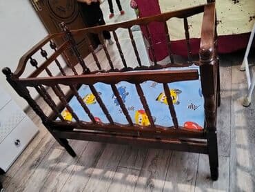 akasiya ağacı: Oğlan və qız üçün, Dördbucaq, Beşik, Dəst ilə, Matras ilə, Yellənmə mexanizmsiz — 1