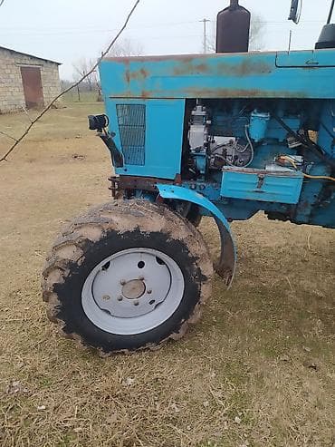 avto maşın: Minsk Traktor Zavodunun Belarus seriyasından dördçəkən traktor — 2