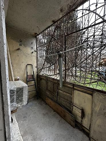 Otaqlar: Mənzil 1 otaqdan 2 otağa düzəlmədir. Razində yerləşir.9 mərtəbəli — 10