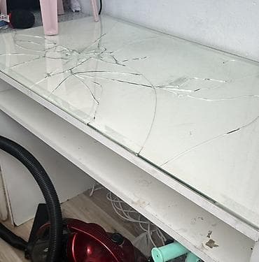 Masalar və oturacaqlar: Dirnaq stolu manikur masasi,sadece usdune qoyulan suse sinib susesi — 1